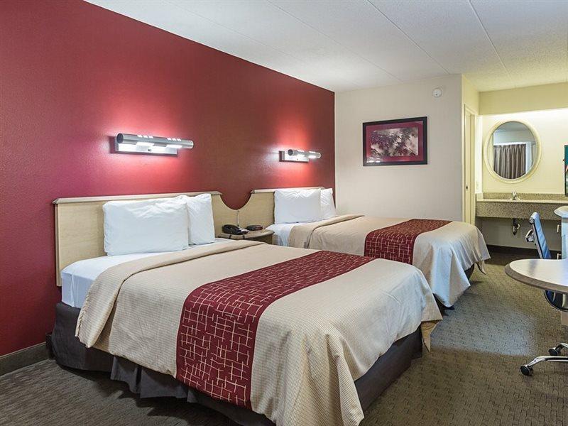 Red Roof Inn Detroit - Фармингтон-Хиллз Экстерьер фото