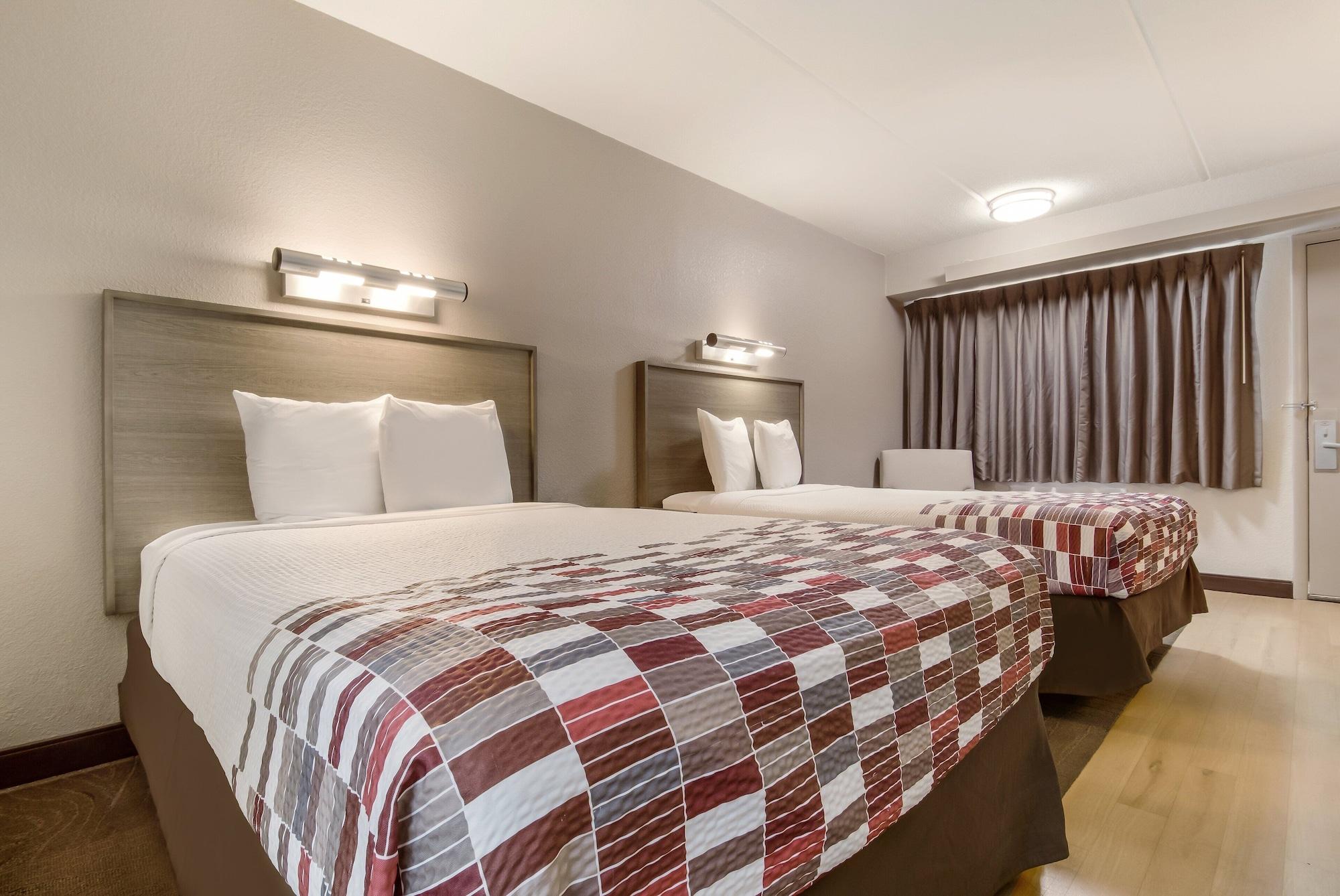 Red Roof Inn Detroit - Фармингтон-Хиллз Экстерьер фото