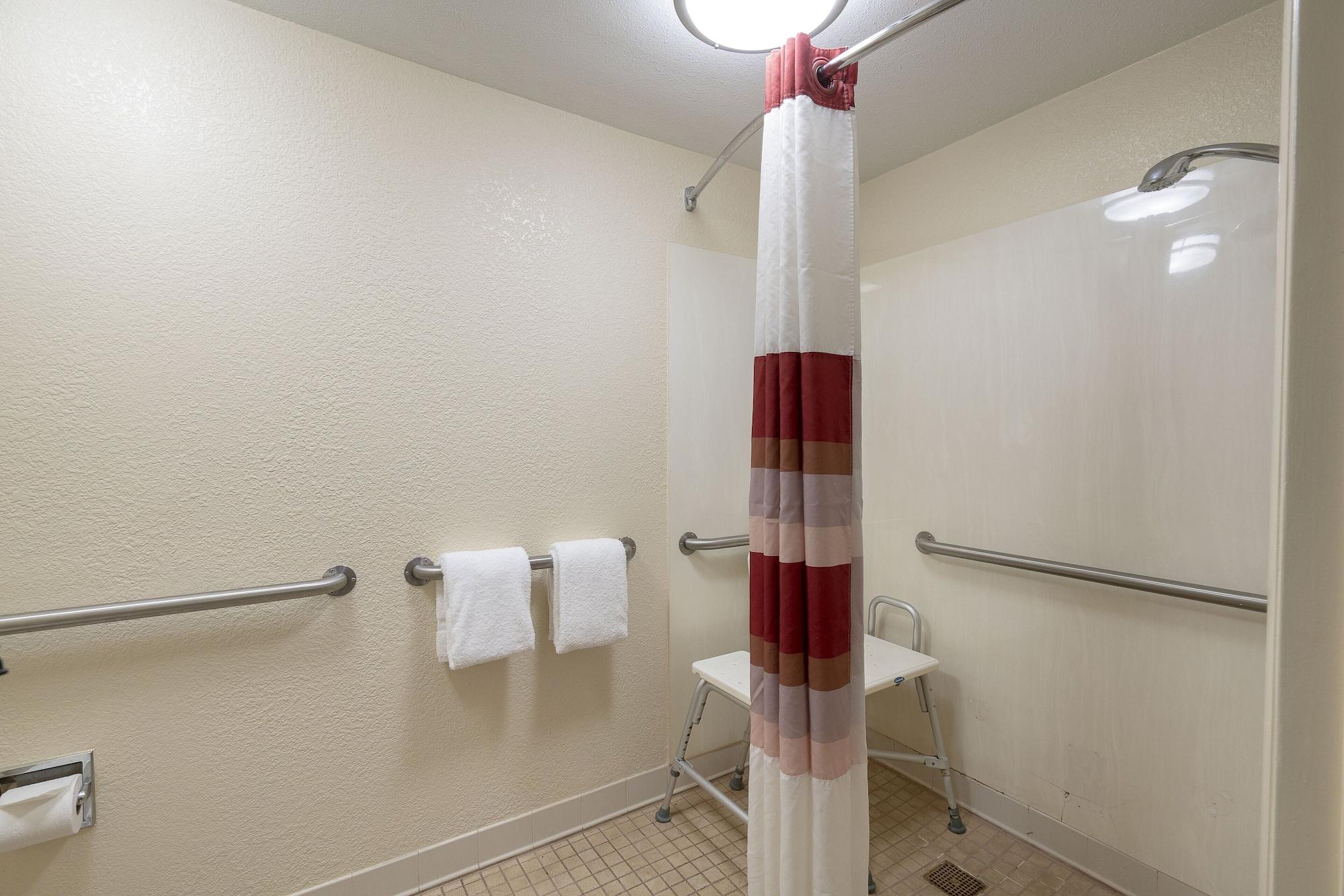 Red Roof Inn Detroit - Фармингтон-Хиллз Экстерьер фото