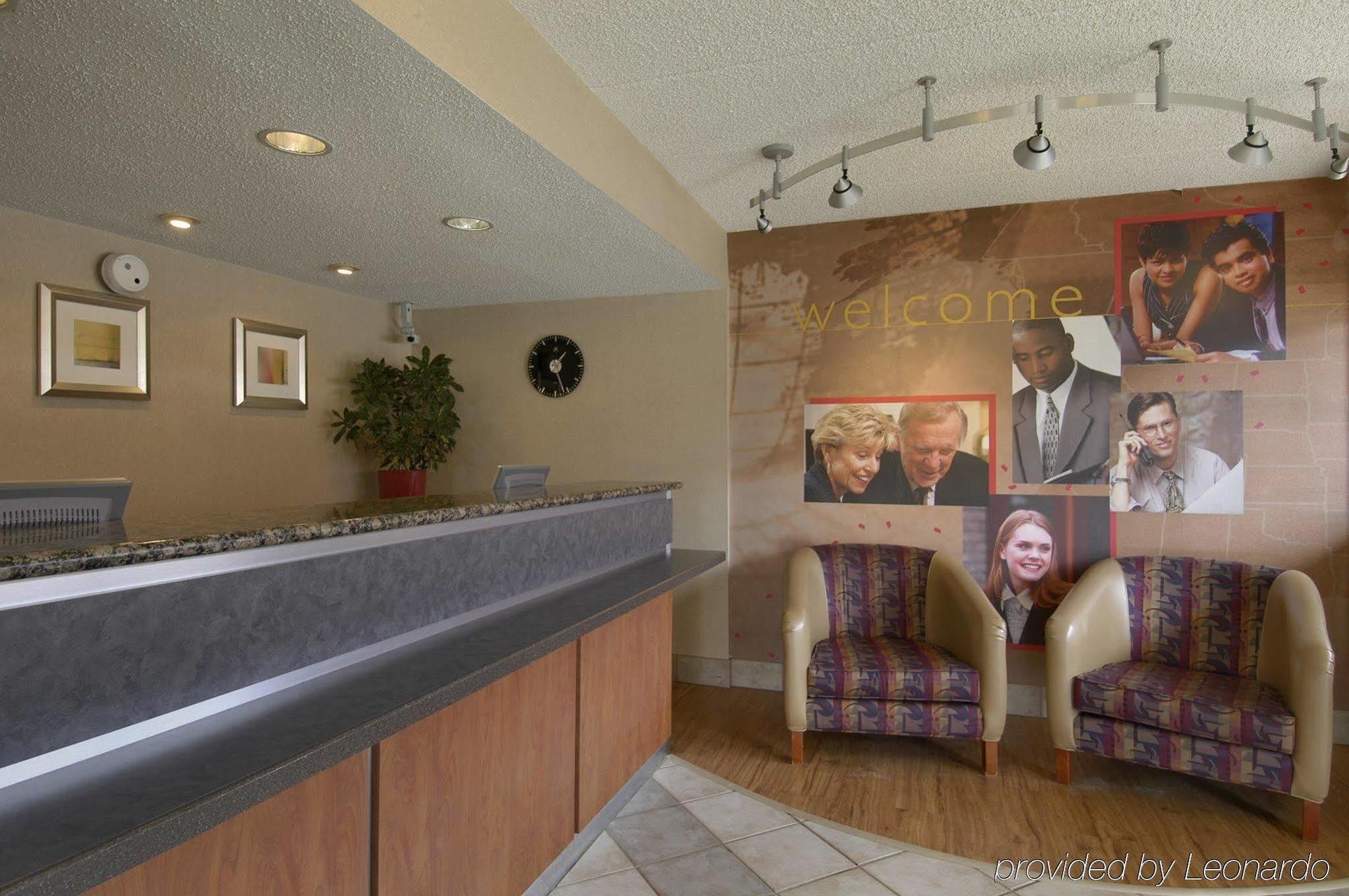 Red Roof Inn Detroit - Фармингтон-Хиллз Интерьер фото